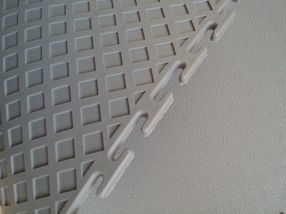 20240620090420142.jpg Interlocking PVC Anti slip Heavy Duty Garage Floor Tiles Easy Clean PVC Plastic Garage Floor Tiles