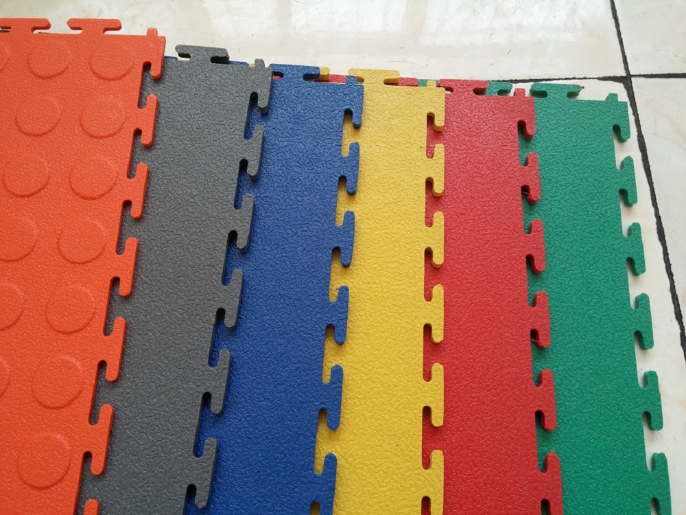 Interlocking PVC Anti slip Heavy Duty Garage Floor Tiles Easy Clean PVC Plastic Garage Floor Tiles