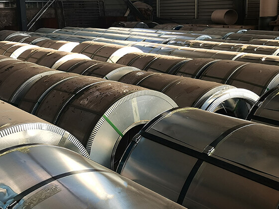 Low carbon stainless steel coil