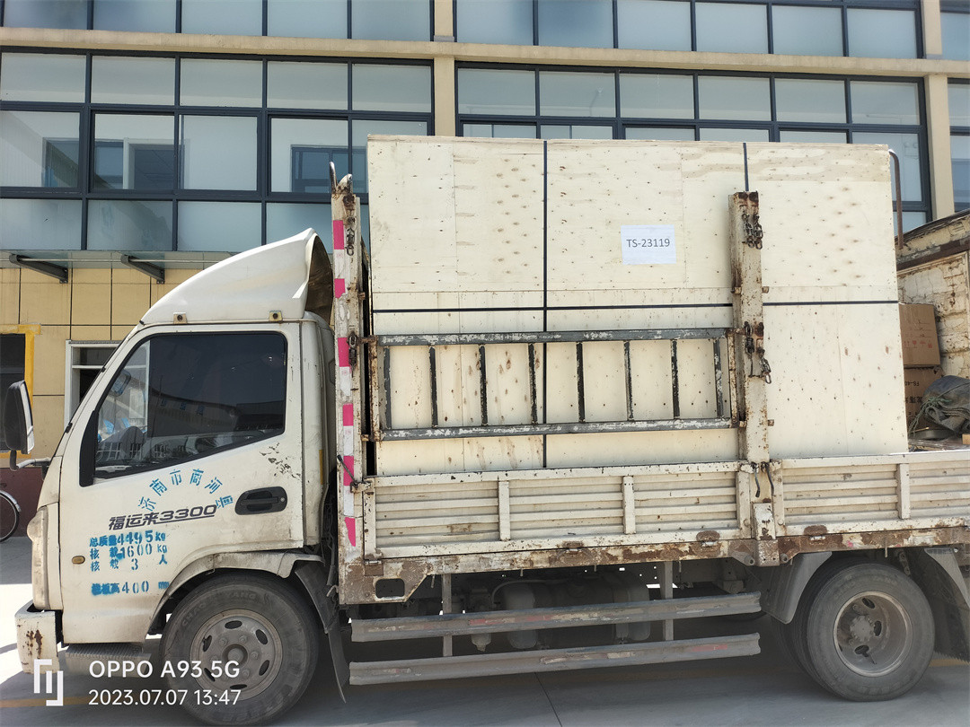 a8a2566a27ba4580a4182473b7b3eb5.jpg Емкость для брожения емкостью 2000 л и емкость для добавления хмеля объемом 10 л уже отправлены!