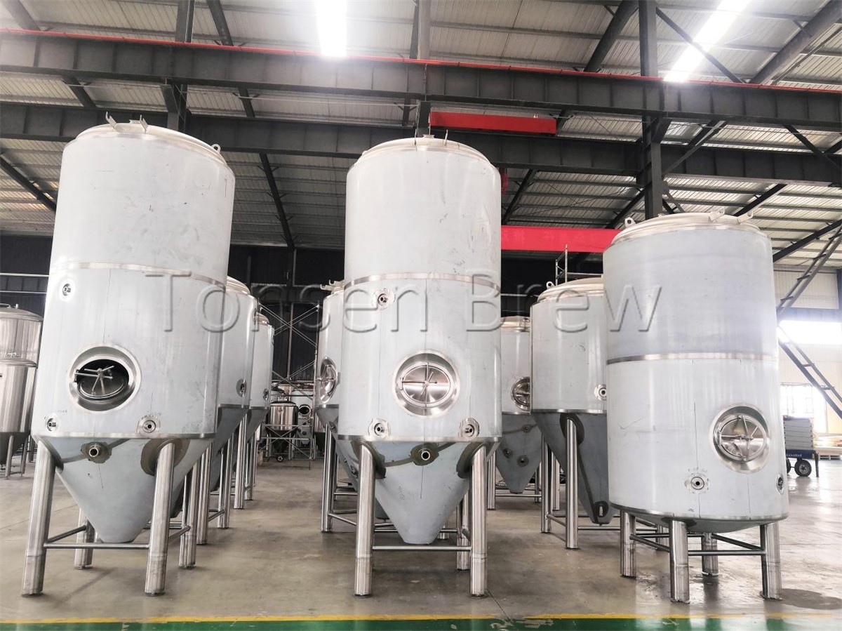 Los fermentadores de 40bbl y el tanque de cerveza brillante para Canadá están casi terminados. ¿Cómo es tu proyecto ahora?