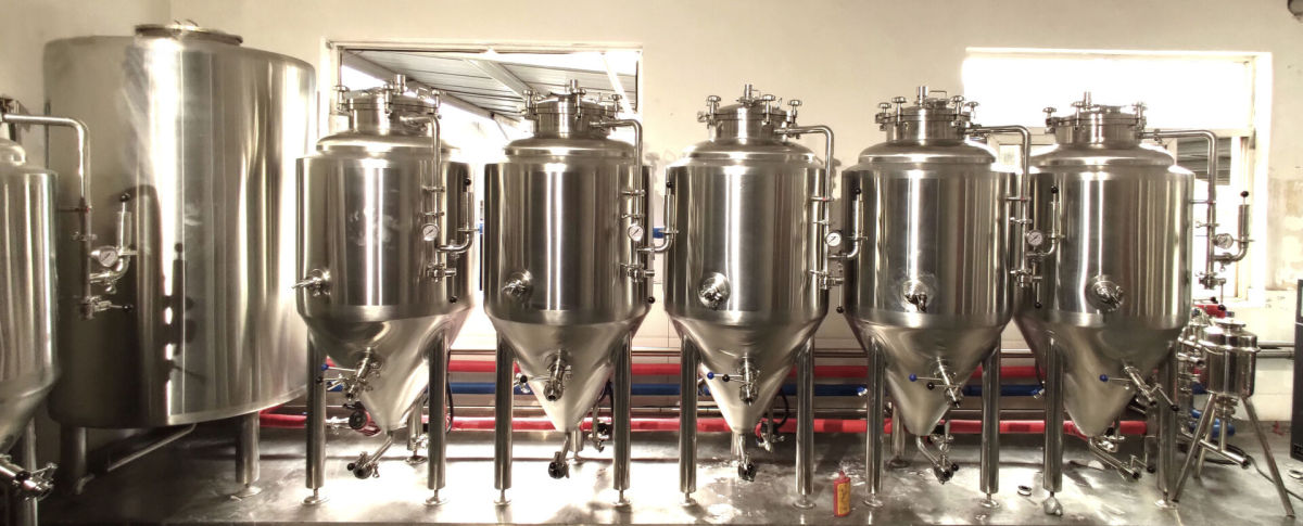 beer (10).jpg Tanques de fermentación comerciales