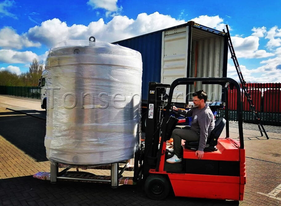¡El equipo Tonsen 10BBL (1170L) llegó a la cervecería del cliente de Inglaterra!