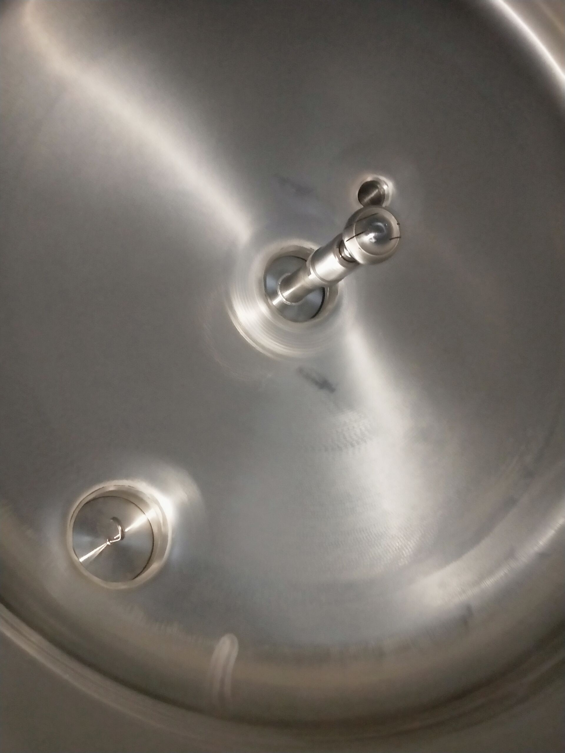 ¡La inspección de los fermentadores antes de enviar el contenedor! Póngase en contacto con Tonsen para su plan de cervecería.