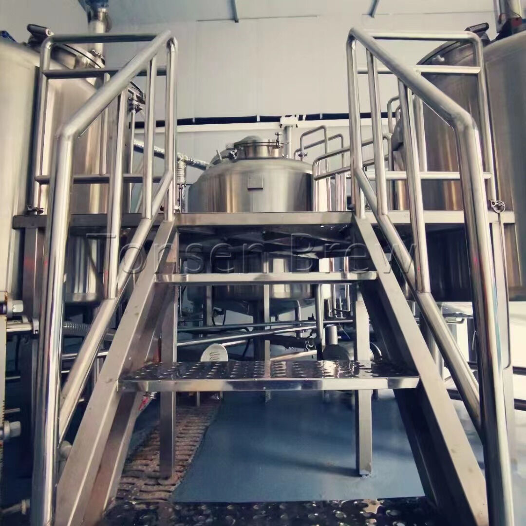Instalación terminada del sistema de elaboración de cerveza de 1000L, feliz cooperación con Tonsen Equipment. ¡Felicitaciones a tu nueva cerveza!