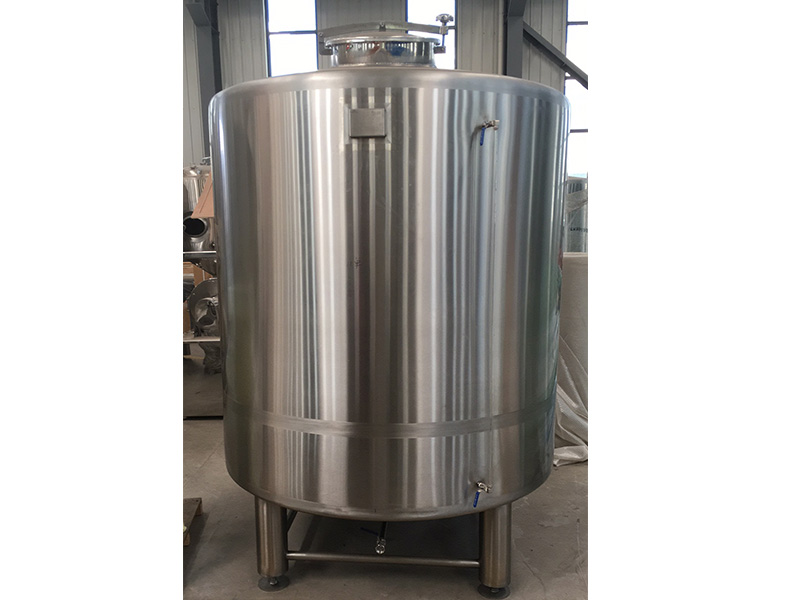 Depósito de agua helada