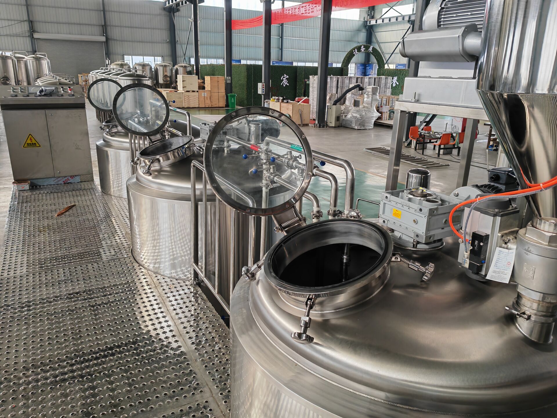 La cervecería 1000L para Canadá terminó la prueba, todo va bien.