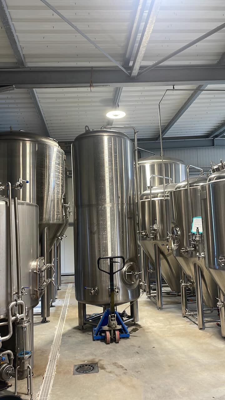 4000L FERMENTATION TANKS BRASSERIE (4).jpg The 4000L fermentation tanks arrived at our customer's brewery smoothly, let's put these big guys out and install them!