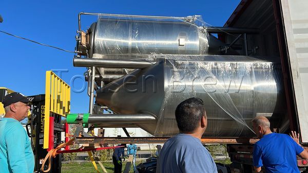 Nuestro equipo de cervecería de 2000L ha llegado a Florida, EE. UU.