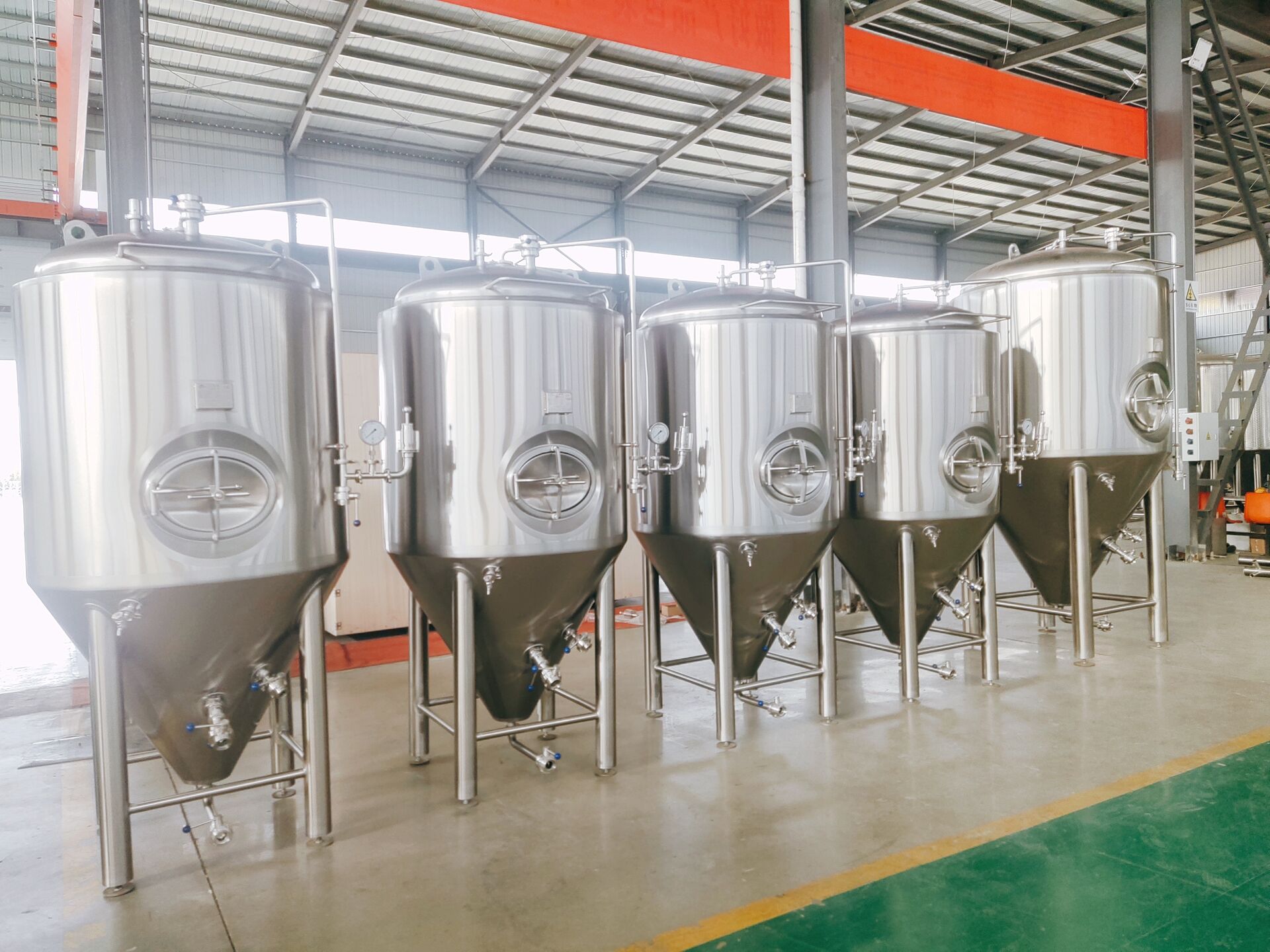 Los tanques de cerveza en stock se pueden entregar muy pronto: