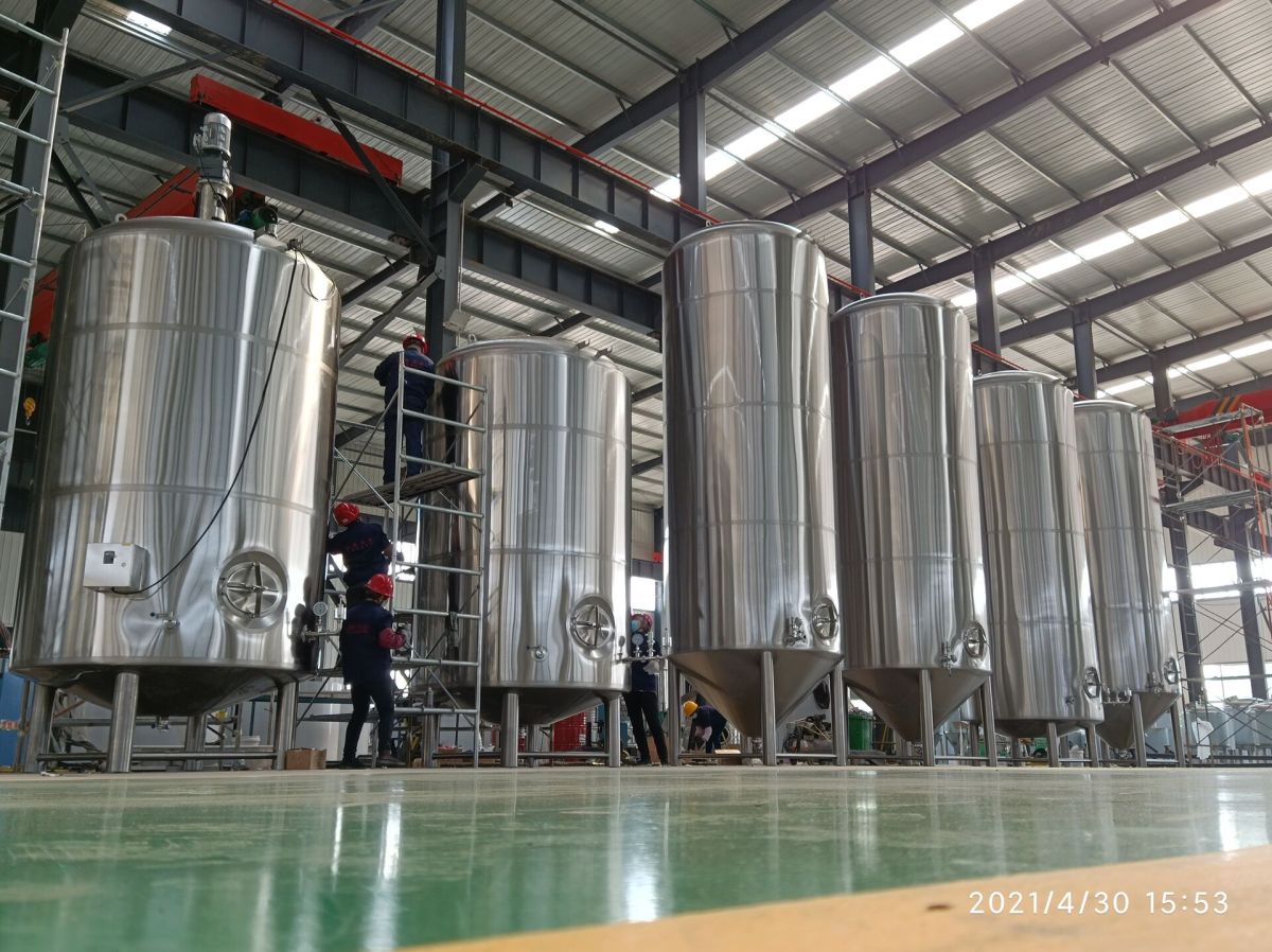 150bbl 发酵 75bbl清酒4.jpg Cómo elegir el tanque de fermentación adecuado para tu cervecería?