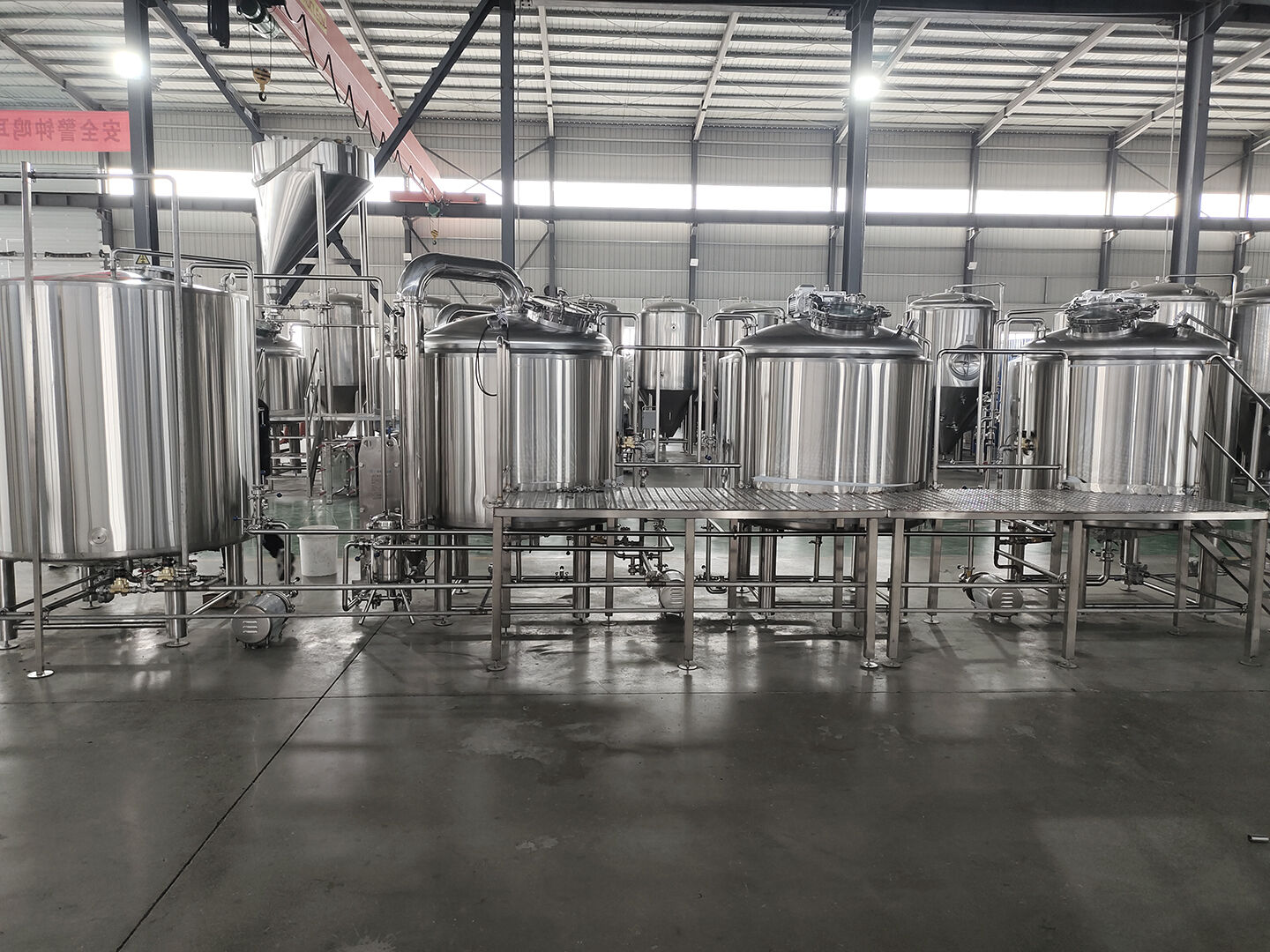 La temporada alta para las ventas de cerveza está sobre nosotros. Ahora es un buen momento para construir una nueva cervecería o expandirla.