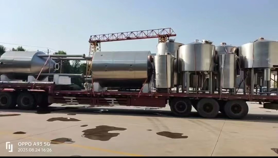 ¡Se ha enviado un nuevo lote de equipos para elaborar cerveza!