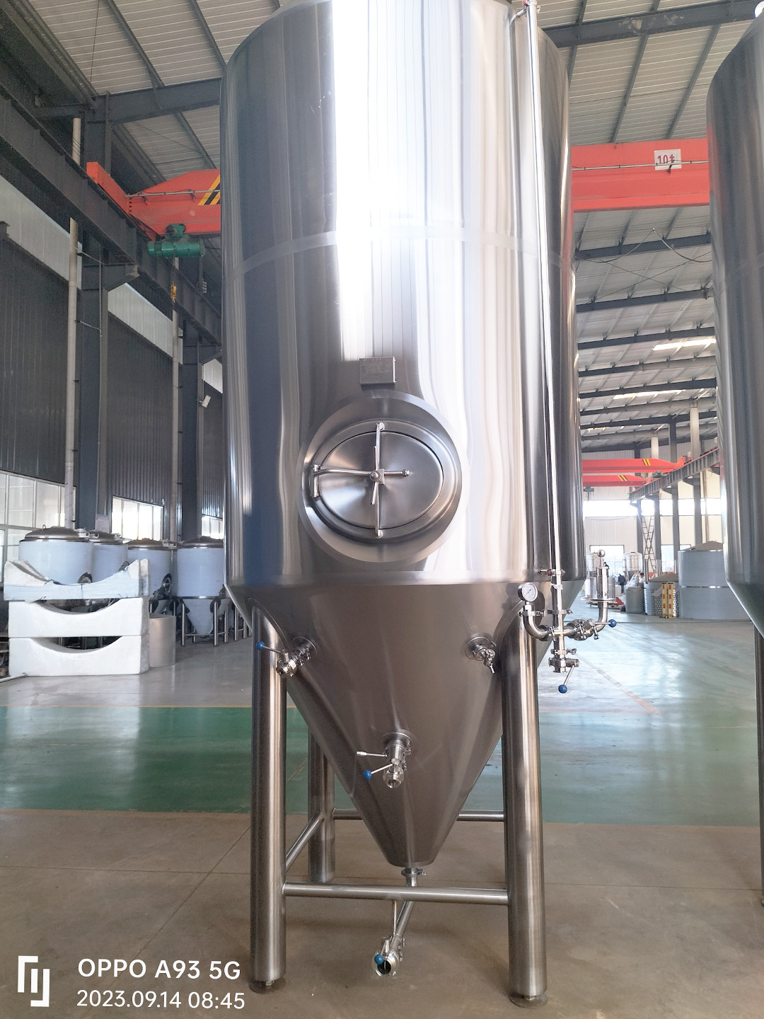 Se han producido tanques de fermentación de cerveza de 3200 litros que se enviarán pronto al Reino Unido.