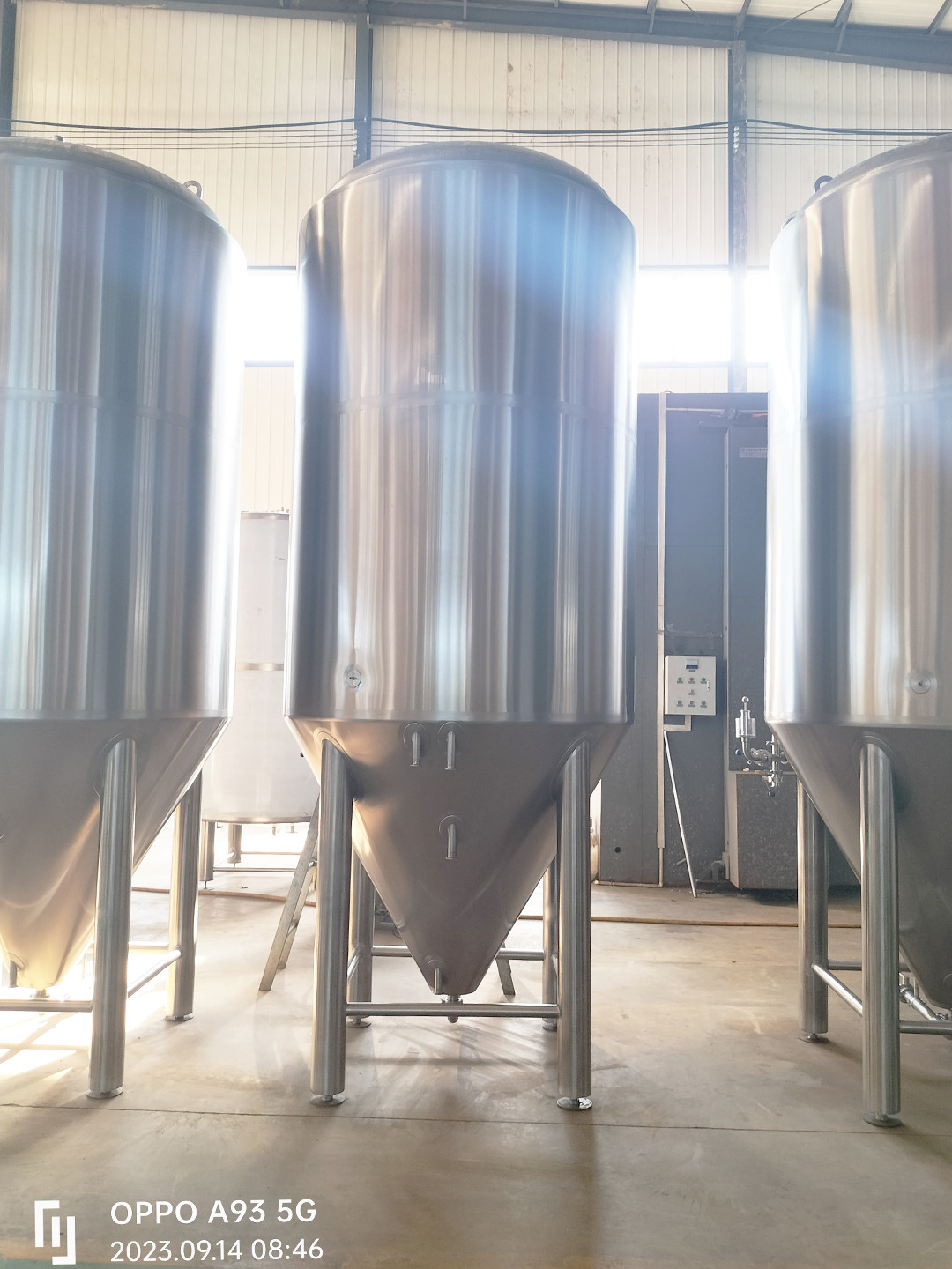 Se han producido tanques de fermentación de cerveza de 3200 litros que se enviarán pronto al Reino Unido.