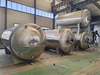 f229d885bef96e53c49755cfd6d8136.jpg Tanques de cerveza horizontales Tonsen 105HL