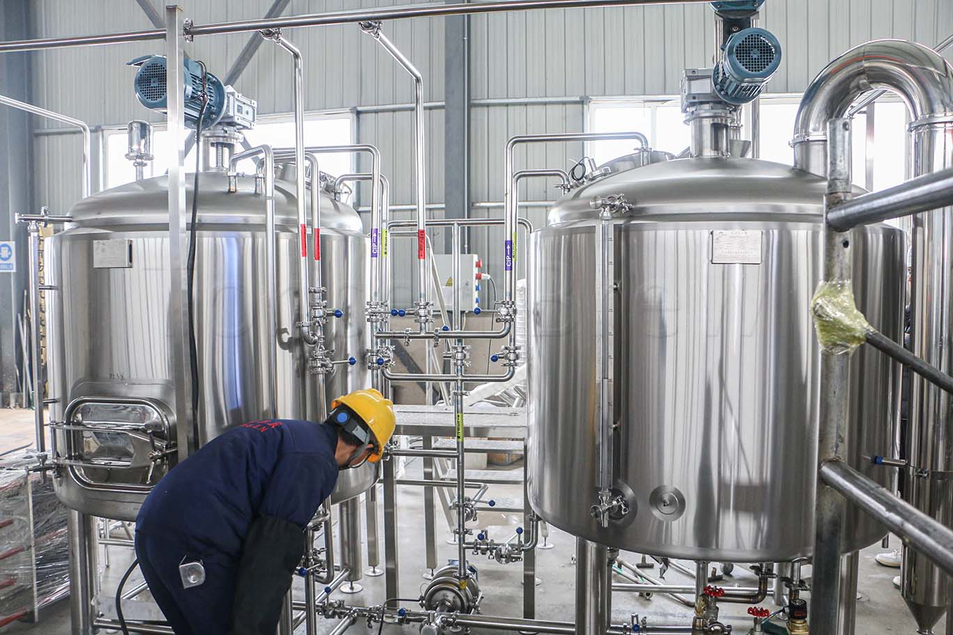 Planification de votre brasserie : comment estimer l'espace nécessaire pour les cuves, les fermenteurs, etc.