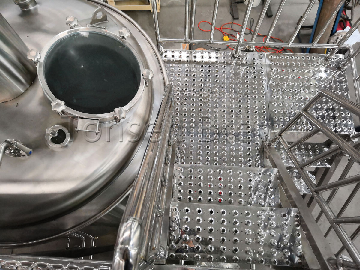 Nos systèmes de salle de brassage clés en main combinent la technologie avec notre expérience en ingénierie et en programmation pour assurer aux brasseurs un contrôle total sur le processus de brassage et assurer le bon fonctionnement de votre production.