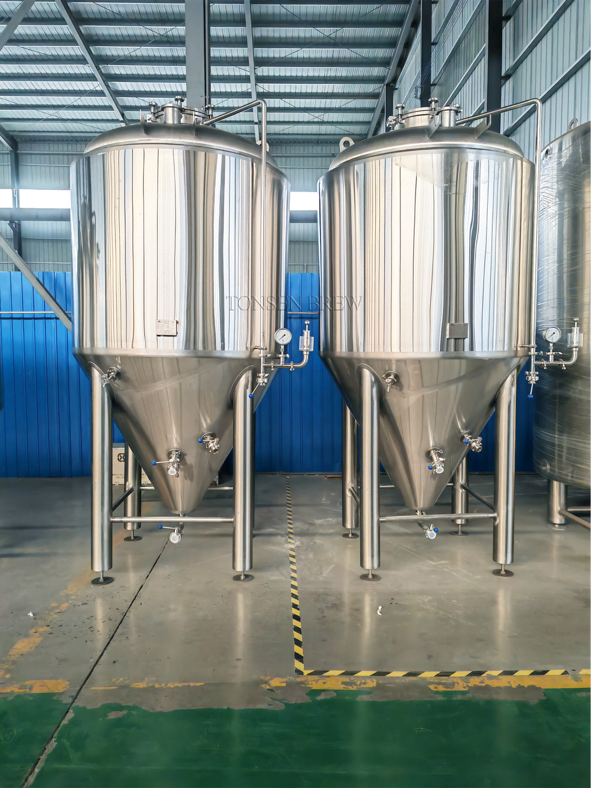 22222 1000L 3 vessel..jpg Système complet de brassage de chauffage à la vapeur 1000L