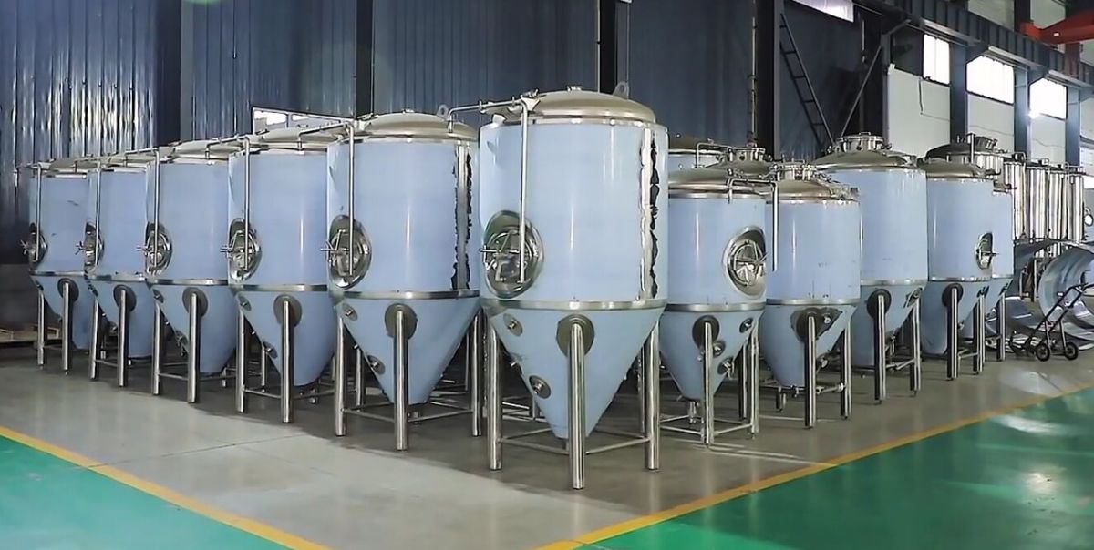 Suivez-moi pour voir l'équipement de brassage de TonsenBrew, de l'apparence du produit au traitement interne, en passant par l'auto-inspection, l'inspection mutuelle et l'inspection spéciale pour le maintien de la pression du réservoir