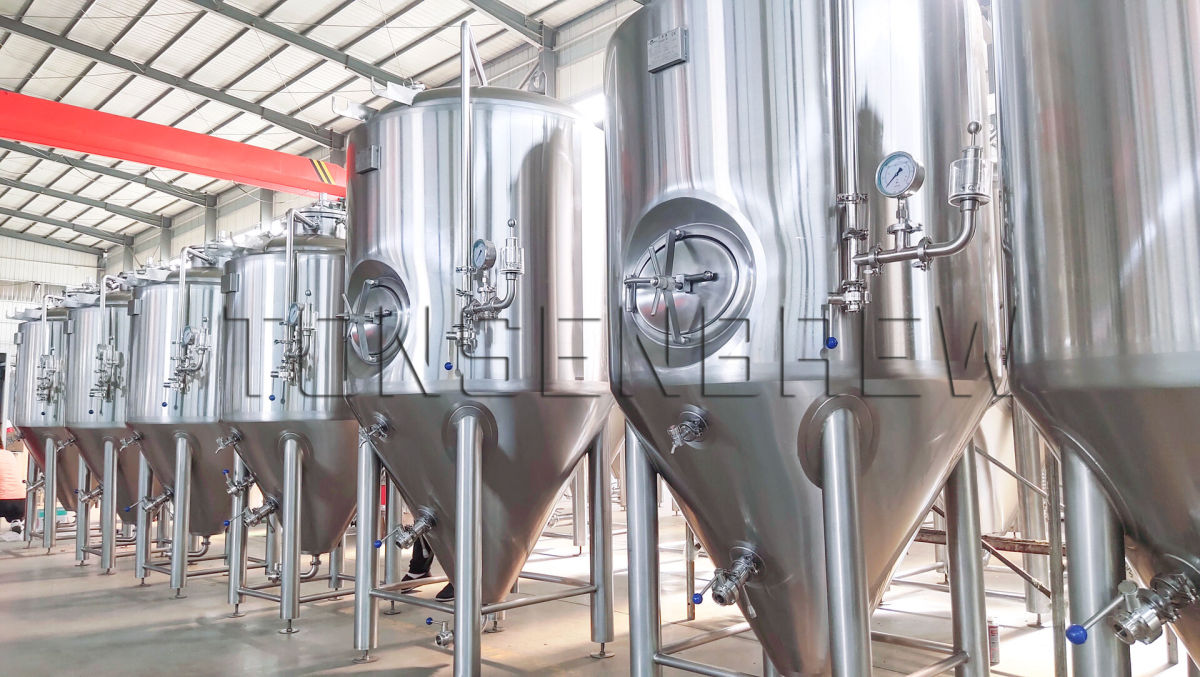 Les cuves à bière en stock peuvent être livrées très prochainement :