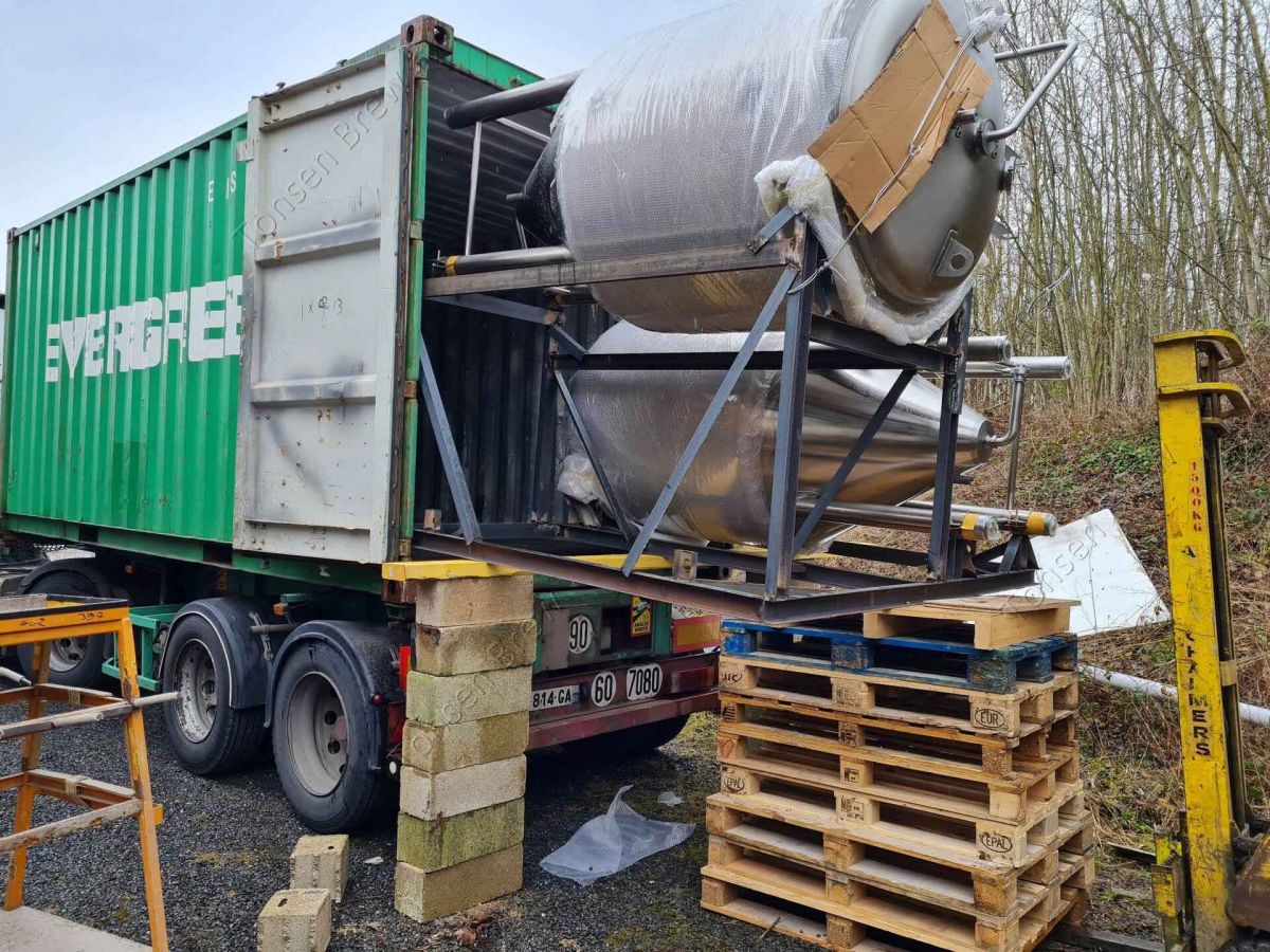 Félicitations à notre client européen qui a obtenu avec succès ses fermenteurs de 10hl
