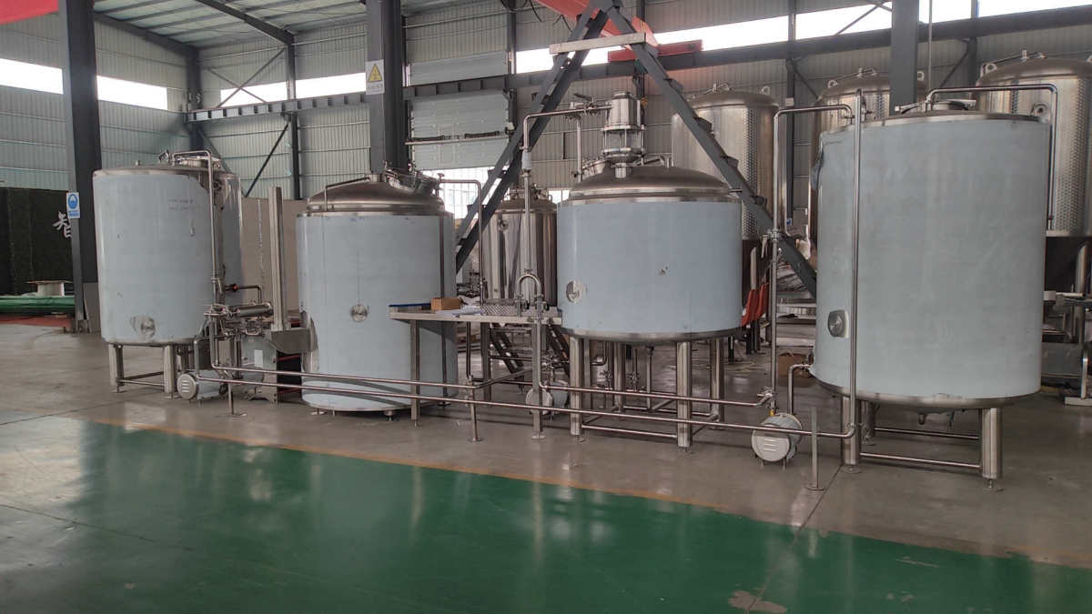 Brasserie de bière en acier inoxydable à 2 cuves chauffée au gaz à feu direct 600L à vendre