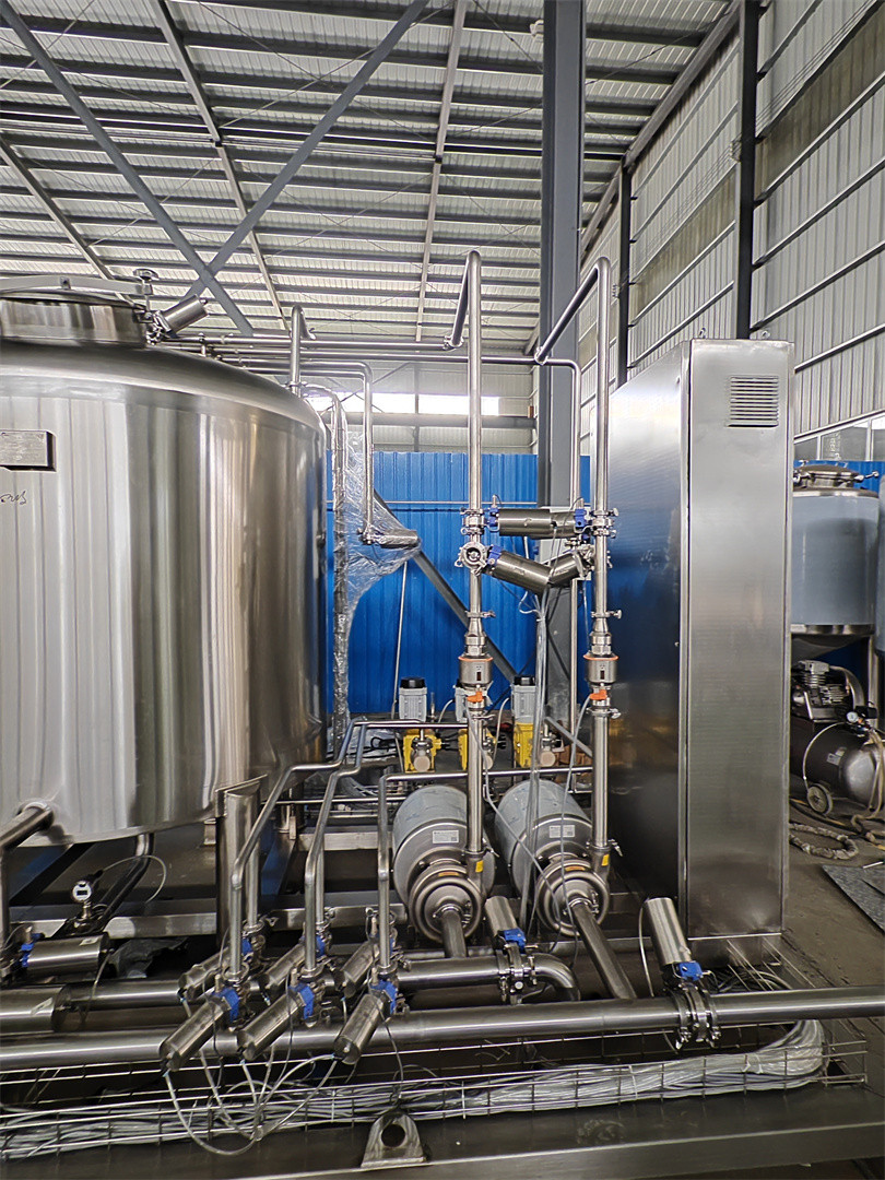 Système de nettoyage CIP pour brasserie de bière et équipement de fermentation.