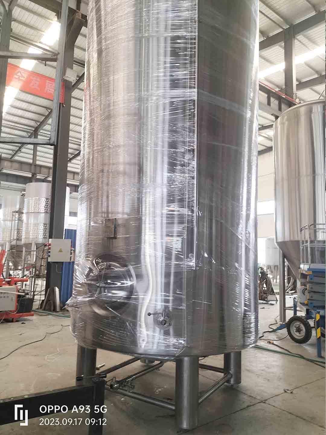 Un grand réservoir de bière lumineuse de 15 000 L sera bientôt envoyé en Europe ~~