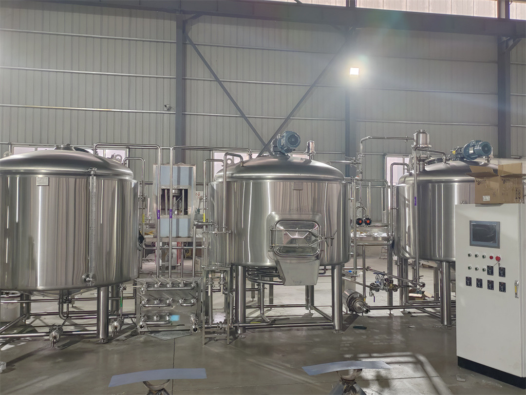 Toutes nos félicitations!!! La brasserie de 2000l avec fermenteurs de 4000l est terminée