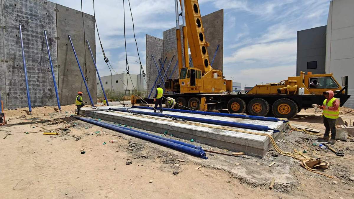 Tilt Up Braces Jobsite