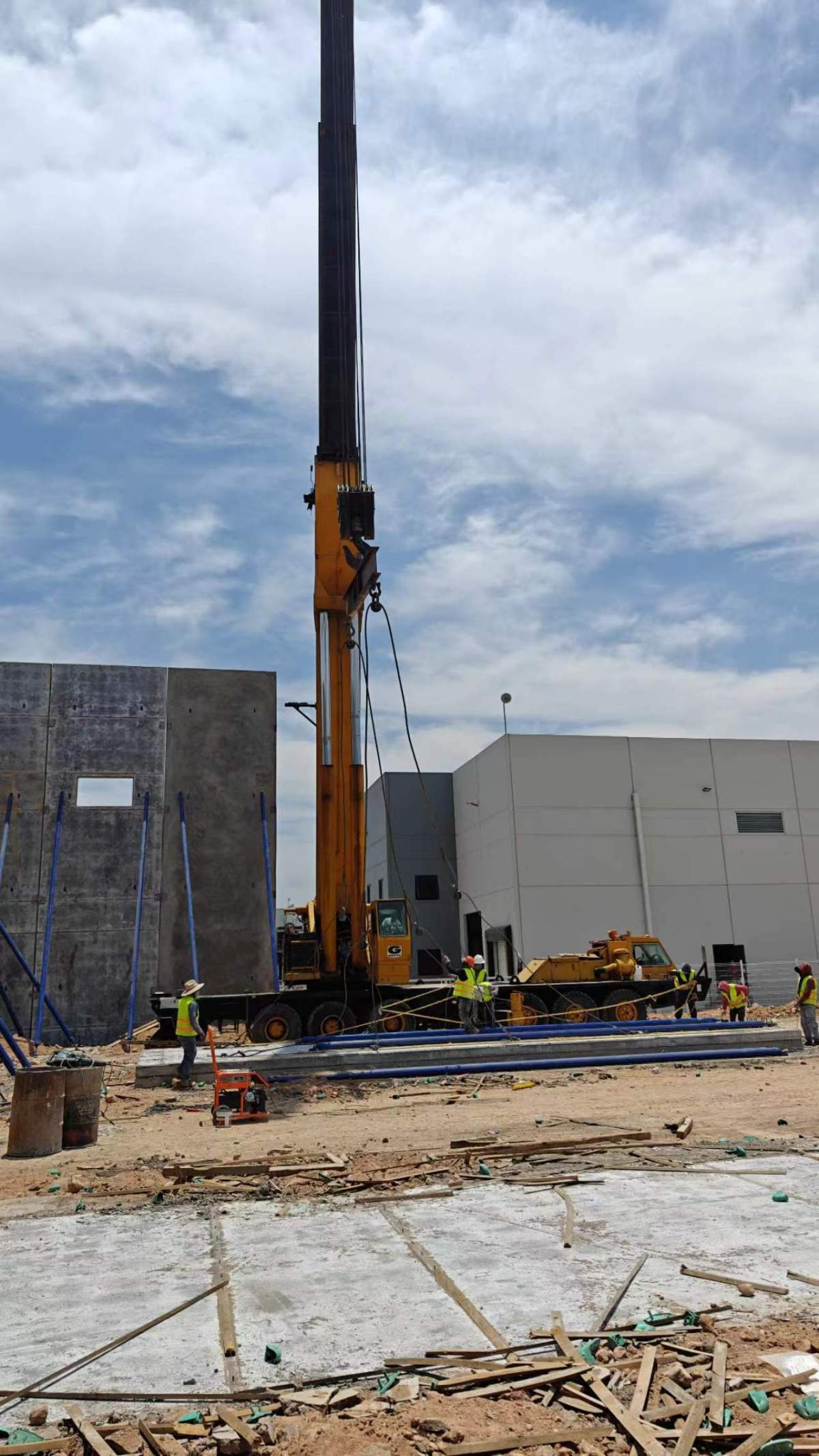 Tilt Up Braces Jobsite