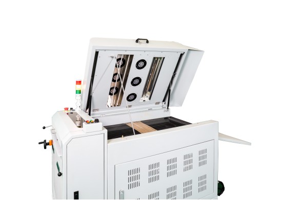 2 Precisión e Innovación: La Solución de Recubrimiento UV Pro Series