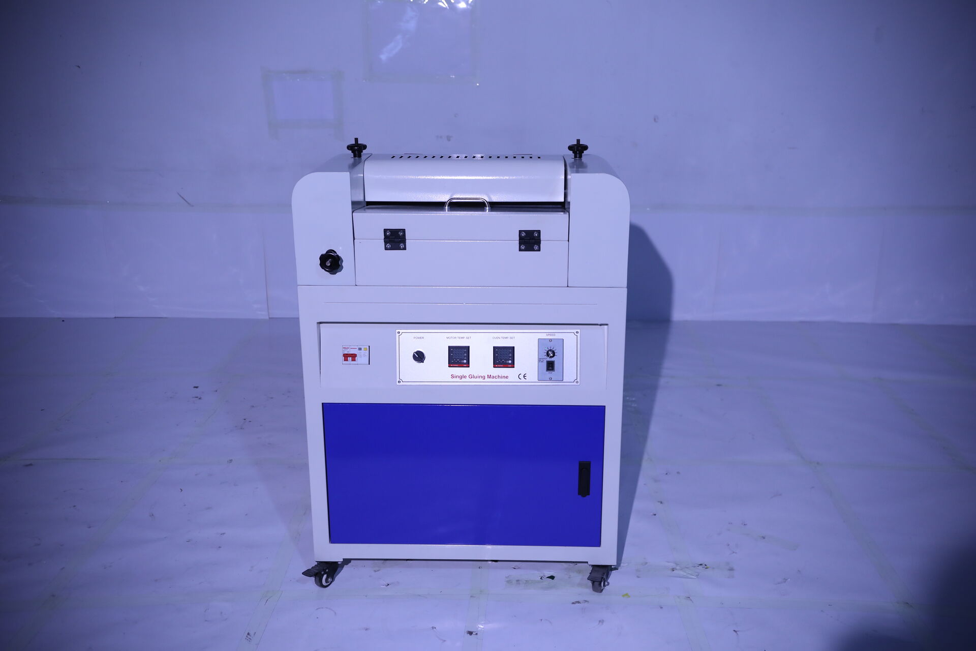 máquina de encolado de fusión en caliente de un solo lado