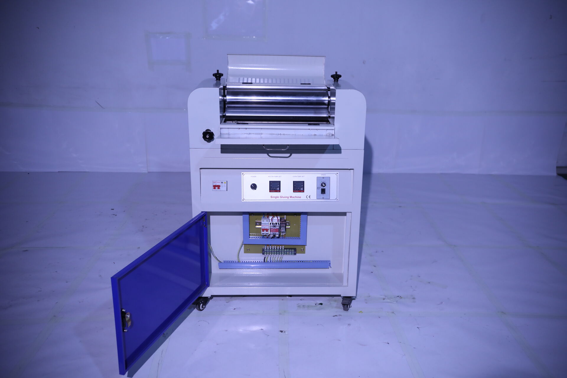 máquina de encolado de fusión en caliente de un solo lado