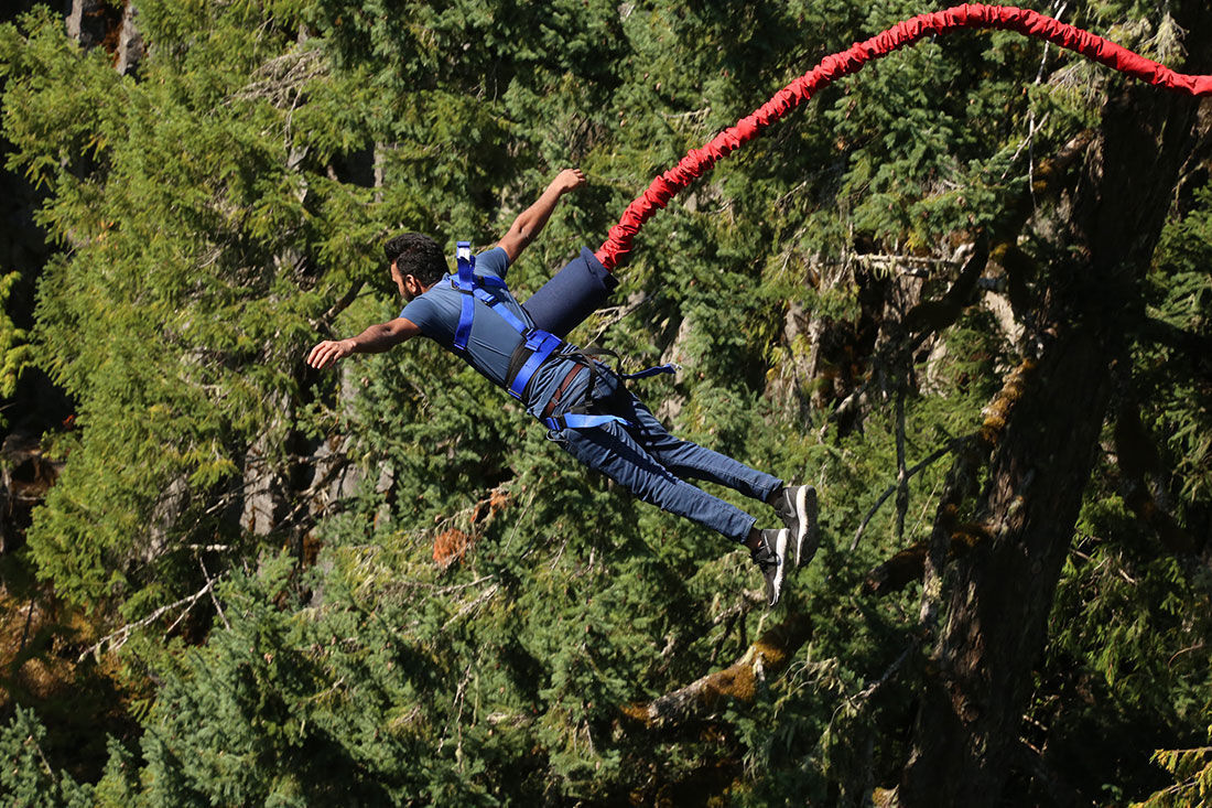 Cordless bungee jumping