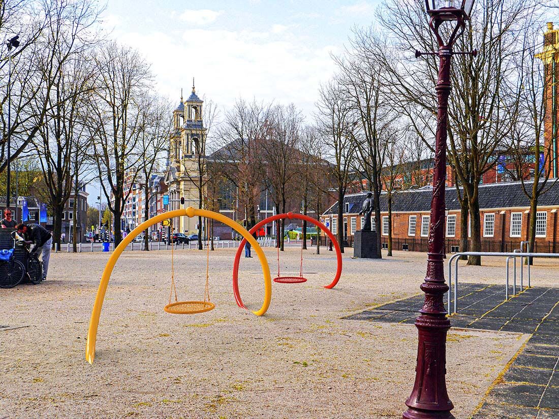 Park swing set