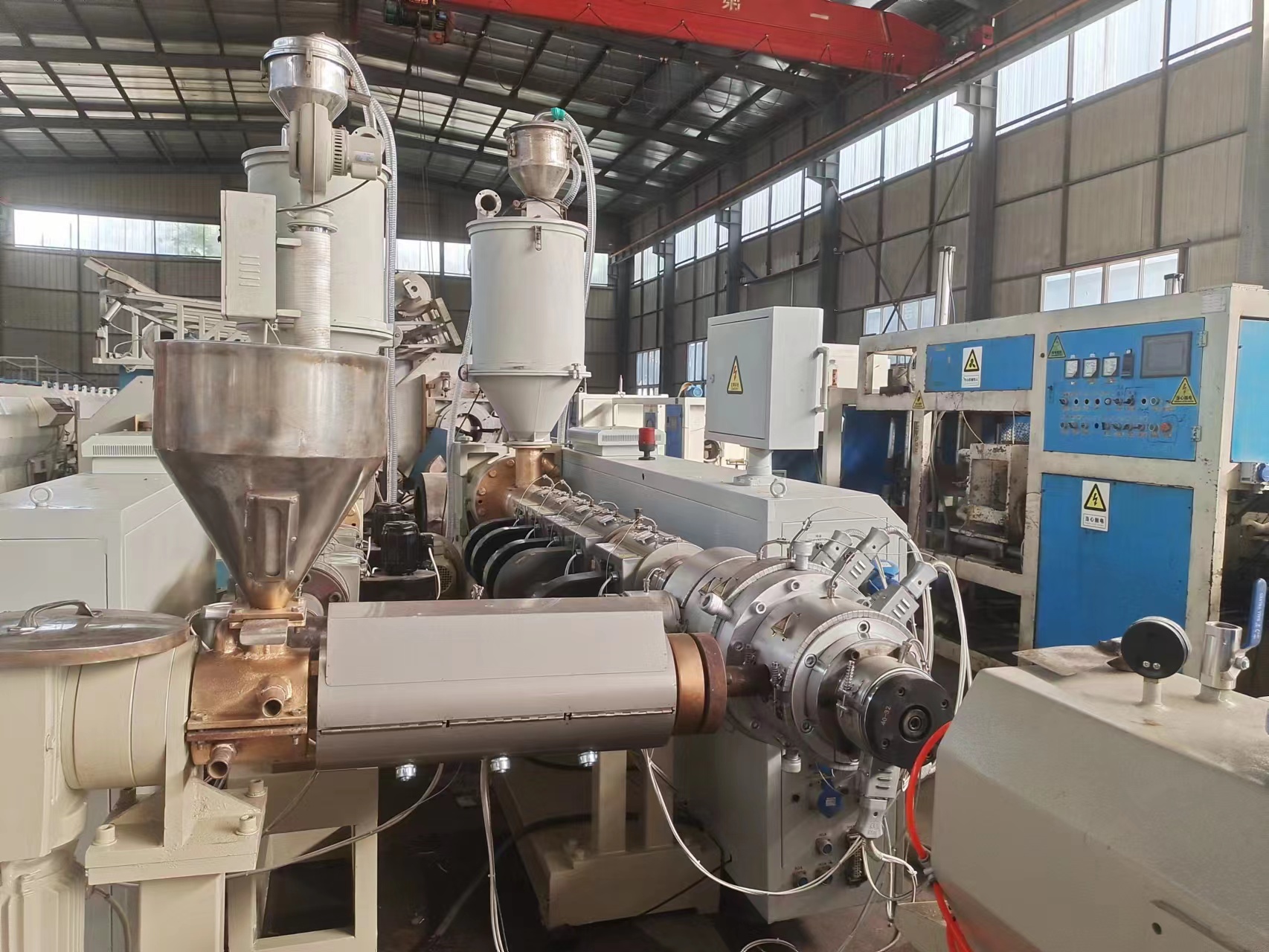 16mm-110mm three-layer co-extruded hdpe production line