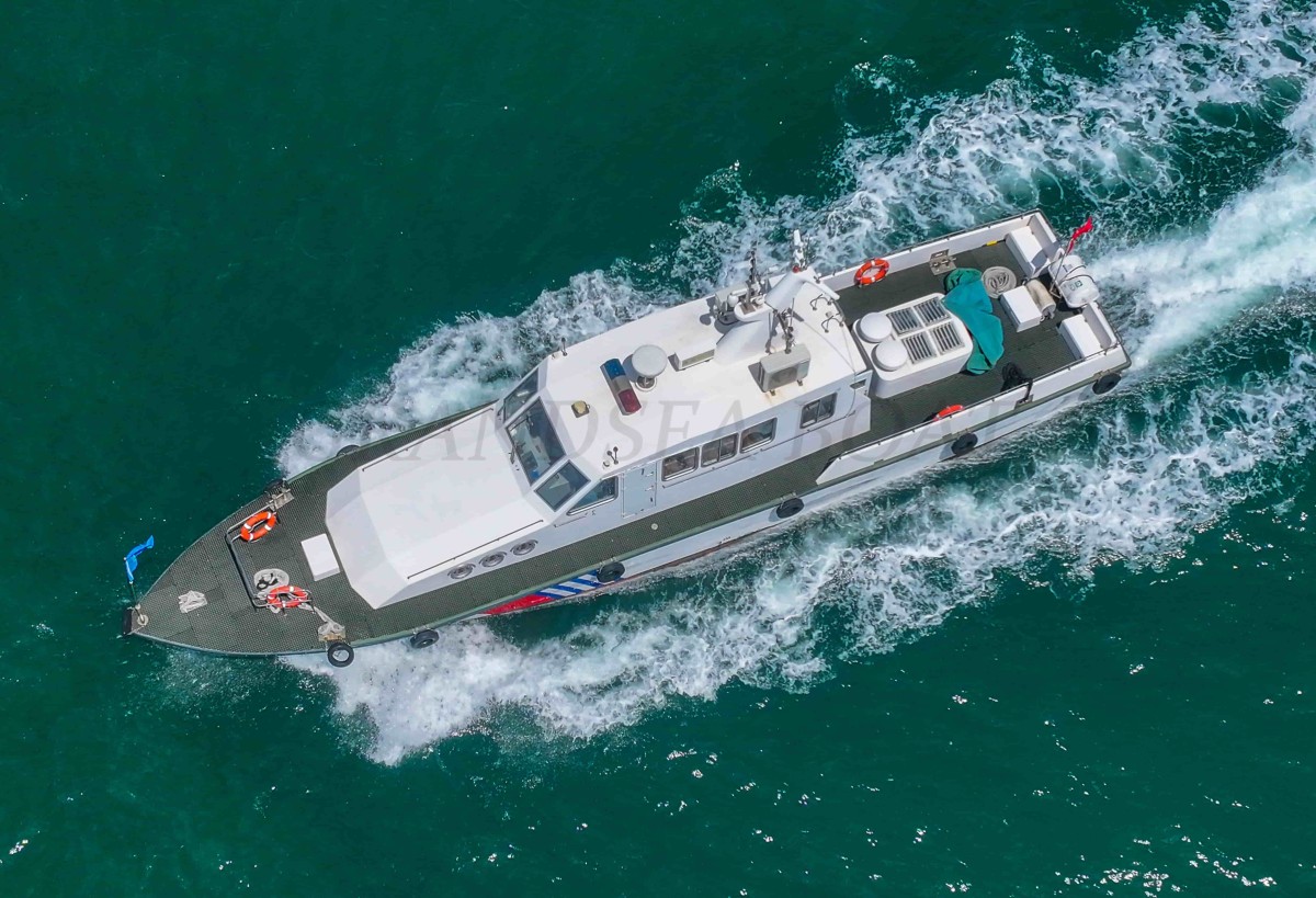 DJI_20260419121358_0481_D_DFPK Bateau de pêche et de patrouille de police en fibre de verre monocoque Grandsea 18m à vendre