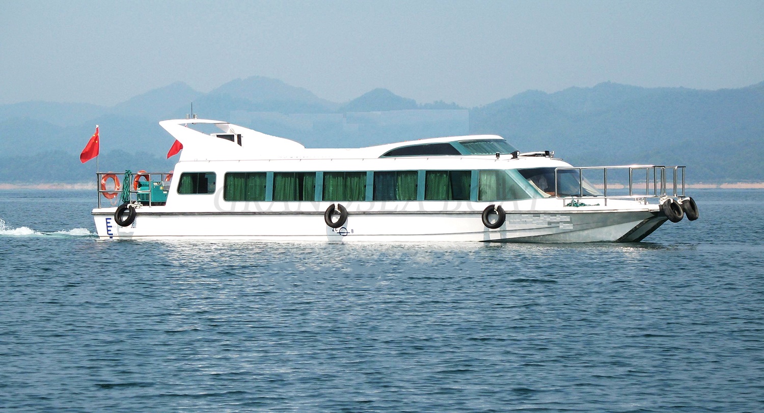 Navire ferry rapide en PRV de 20 m pour 70 personnes à vendre