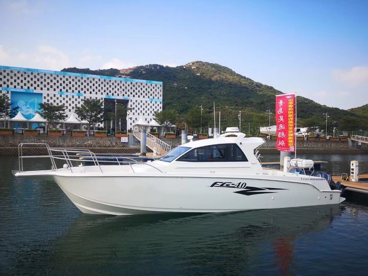 Bateau de pêche de cabine de sport à grande vitesse de matériel de fibre de verre de Grandsea 40ft avec le moteur hors-bord à vendre