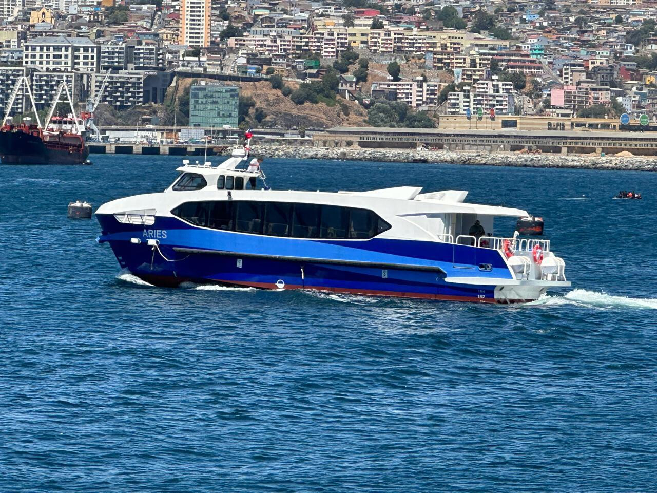 Ferry de pasajeros de 19 m en Chile
