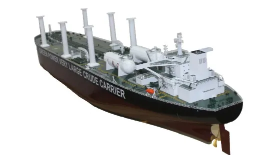 ¿Por qué los barcos marítimos tienen un solo motor y una sola hélice, mientras que los barcos fluviales tienen dos motores y dos hélices?