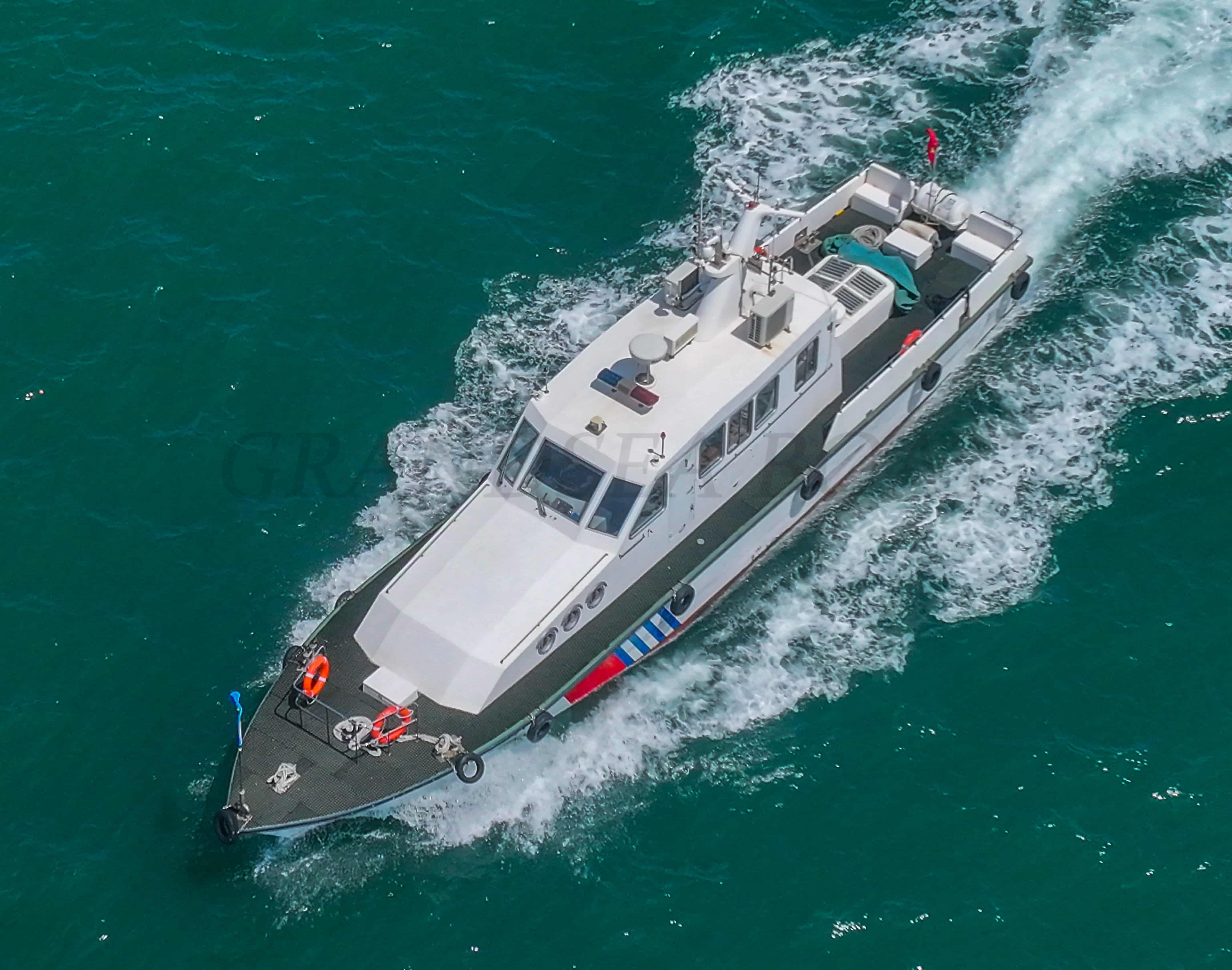 Grandsea 18m barco de pesca y patrulla policial de fibra de vidrio monocasco en venta