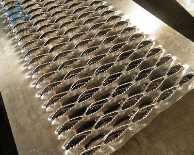 Crocodile Mouth Anti-Slip Pedals