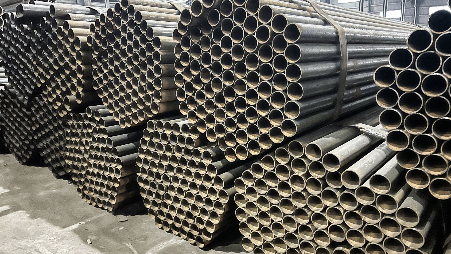 Steel pipe/tube