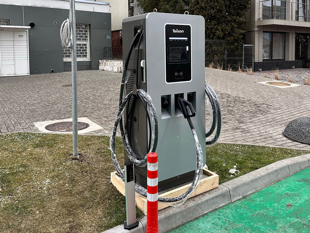 Borne de recharge Teison DC MAX 240 kW installée en Moldavie, 2025