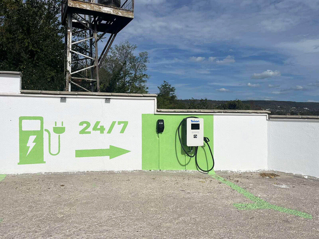 Teison 30kW DC MINI Wallbox Charger installé en Bosnie-Herzégovine, 2025 Teison 30kW DC MINI Wallbox Charger installé en Bosnie-Herzégovine, 2025