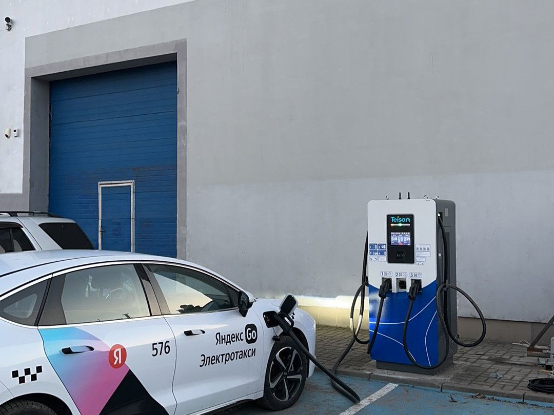 Teison DC Pro Max 240kW station de recharge rapide installée en Russie, 2025 Teison DC Pro Max 240kW station de recharge rapide installée en Russie, 2025