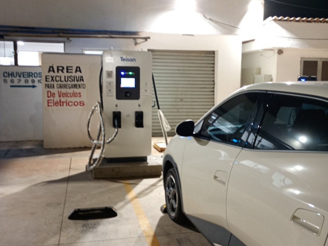 Geely et Ford concluent un accord pour produire des véhicules électriques dans une usine en Espagne